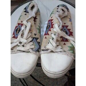Women's Canvas Raw Edged Aztec print casual sneakers size 8